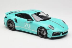 Porsche 911 992 Turbo S Sport Design Package Racing Green Minichamps 1:18 155069175 Metalas - nuotrauka 4 iš 6