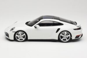 Porsche 911 Turbo S 992 Baltas Minichamps 1:18 WAP0211620RTRB Metalas - nuotrauka 3 iš 6