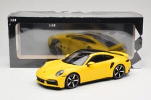 Porsche 911 992 Turbo S Geltonas Minichamps 1:18 155069071 Metalas - nuotrauka 6 iš 6