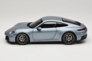 Porsche 911 992.2 Carrera Polar Silver Metallic Norev 1:18 187170 Metalas - nuotrauka 4 iš 8