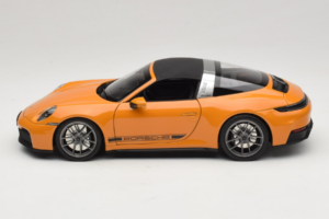 Porsche 911 992.2 Targa 4 GTS Bahama Yellow Norev 1:18 187190 Metalas - nuotrauka 6 iš 10