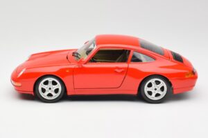 Porsche 911 993 Carrera Raudonas Bburago 1:18 3050 Metalas - nuotrauka 4 iš 8