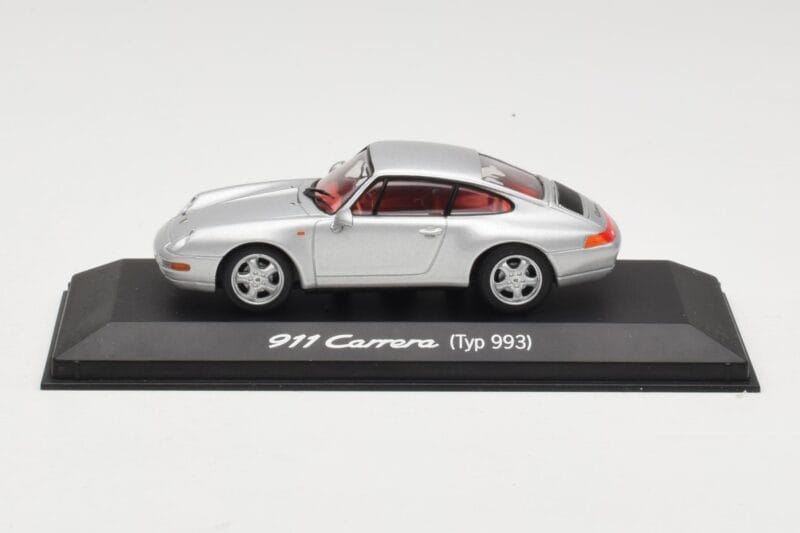 Porsche 911 993 Carrera Sidabrinis Minichamps 1:43 WAP02003597 Metalas