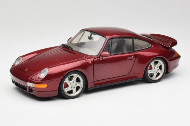 Porsche 911 993 Turbo Arena Raudonas Metalinis UT Models 1:18 27811 Metalas
