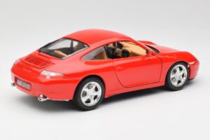 Porsche 911 996 Carrera 4 Raudonas Bburago 1:18 30085 Metalas - nuotrauka 3 iš 8