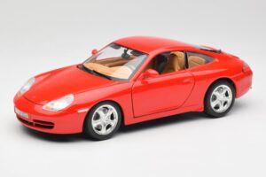 Porsche 911 996 Carrera 4 Raudonas Bburago 1:18 30085 Metalas
