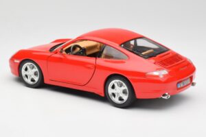 Porsche 911 996 Carrera 4 Raudonas Bburago 1:18 30085 Metalas - nuotrauka 7 iš 8