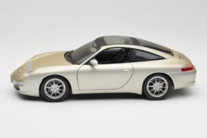 Porsche 911 996 Carrera 4S Sidabrinis Maisto 1:18 WAP02102212 Metalas - nuotrauka 4 iš 8