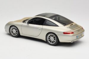 Porsche 911 996 Carrera 4S Sidabrinis Maisto 1:18 WAP02102212 Metalas - nuotrauka 7 iš 8