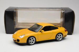 Porsche 911 996 Carrera 4S Geltonas Maisto 1:18 WAP02101610 Metalas - nuotrauka 8 iš 8