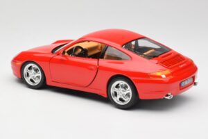 Porsche 911 996 Carrera Raudonas Bburago 1:18 3385 Metalas - nuotrauka 7 iš 8