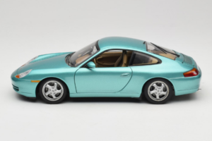 Porsche 911 996 Green Metallic UT Models 1:18 27901 Metalas - nuotrauka 4 iš 8