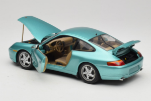 Porsche 911 996 Green Metallic UT Models 1:18 27901 Metalas - nuotrauka 5 iš 8