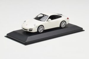 Porsche 911 997 Carrera 4S Carrara Baltas Minichamps 1:43 403066431 Metalas - nuotrauka 2 iš 4