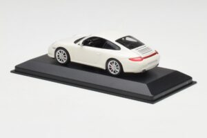 Porsche 911 997 Carrera 4S Carrara Baltas Minichamps 1:43 403066431 Metalas - nuotrauka 3 iš 4