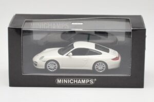 Porsche 911 997 Carrera 4S Carrara Baltas Minichamps 1:43 403066431 Metalas - nuotrauka 4 iš 4