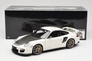 Porsche 911 997 GT2 RS Baltas Minichamps 1:18 100069400 Metalas - nuotrauka 8 iš 8