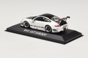 Porsche 911 997 GT3 RS #8 Baltas Minichamps 1:43 WAP02003018 Metalas - nuotrauka 3 iš 4
