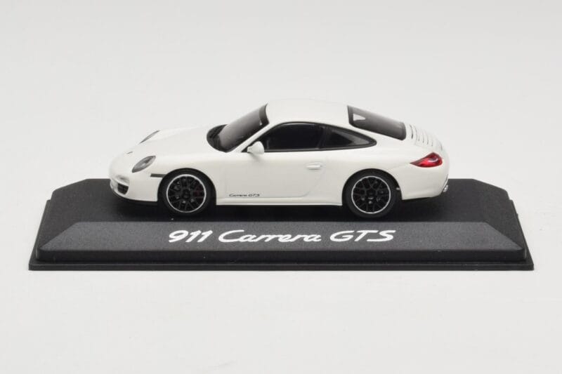Porsche 911 997.2 Carrera GTS Baltas Minichamps 1:43 Porsche 911 997.2 Carrera GTS Baltas Minichamps 1:43 WAP0200200B Metalas