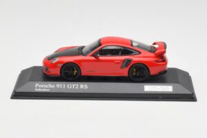 Porsche 911 997.2 GT2 RS Raudonas su Juodais Ratais Minichamps 1:43 400069407 Metalas