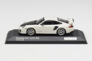 Porsche 911 997.2 GT2 RS Baltas su Sidabriniais Ratais Minichamps 1:43 400069405 Metalas