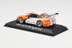 Porsche 911 GT3 R Hybrid 997.2 Presentation White Orange Minichamps 1:43 WAP0201170B Metalas - nuotrauka 3 iš 4