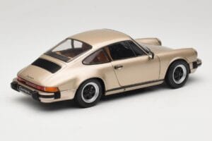 Porsche 911 Carrera 3.2 Bronzinis Solido 1:18 S1802602 Metalas - nuotrauka 3 iš 8