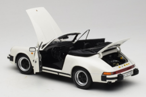 Porsche 911 SC Kabrioletas Baltas Minichamps 1:18 100063031 Metalas - nuotrauka 5 iš 8