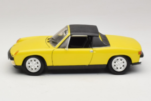 Porsche 914 Geltonas Revell 1:18 08976 Metalas - nuotrauka 4 iš 8