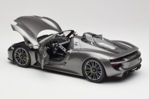 Porsche 918 Spyder Liquid Metal Sidabras Minichamps 1:18 110062430 Metalas - nuotrauka 5 iš 8