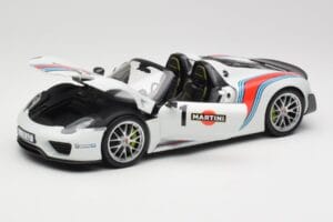 Porsche 918 Spyder Weissach Package Martini Minichamps 1:18 110062440 Metalas - nuotrauka 2 iš 8