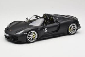Porsche 918 Spyder Weissach Package Matt Black Minichamps 1:18 110062444 Metalas