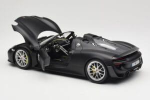 Porsche 918 Spyder Weissach Package Matt Black Minichamps 1:18 110062444 Metalas - nuotrauka 5 iš 8
