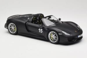 Porsche 918 Spyder Weissach Package Matt Black Minichamps 1:18 110062444 Metalas - nuotrauka 6 iš 8