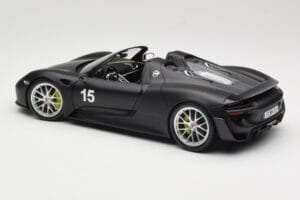Porsche 918 Spyder Weissach Package Matt Black Minichamps 1:18 110062444 Metalas - nuotrauka 7 iš 8
