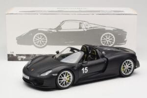 Porsche 918 Spyder Weissach Package Matt Black Minichamps 1:18 110062444 Metalas - nuotrauka 8 iš 8