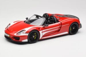 Porsche 918 Spyder Weissach Package Raudonas & Baltos Juostos Minichamps 1:18 110062442 Metalas
