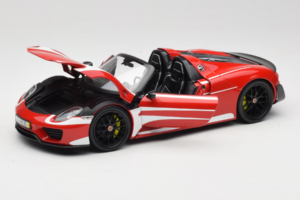 Porsche 918 Spyder Weissach Package Raudonos Baltos Juostos Minichamps 1:18 110062442-O1 Metalas - nuotrauka 2 iš 8