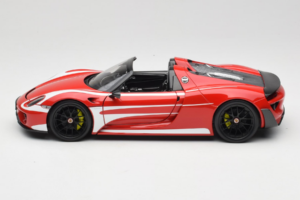 Porsche 918 Spyder Weissach Package Raudonos Baltos Juostos Minichamps 1:18 110062442-O1 Metalas - nuotrauka 4 iš 8