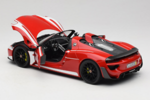 Porsche 918 Spyder Weissach Package Raudonos Baltos Juostos Minichamps 1:18 110062442-O1 Metalas - nuotrauka 5 iš 8