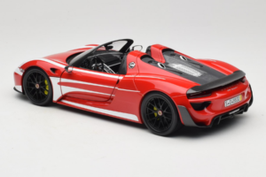 Porsche 918 Spyder Weissach Package Raudonos Baltos Juostos Minichamps 1:18 110062442-O1 Metalas - nuotrauka 7 iš 8