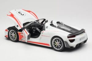 Porsche 918 Spyder Weissach Package Salzburg Minichamps 1:18 110062441 Metalas - nuotrauka 5 iš 8