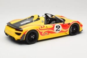 Porsche 918 Spyder Weissach Package Geltonas Su Juostomis Minichamps 1:18 110062446 Metalas - nuotrauka 3 iš 8
