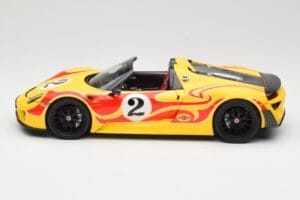 Porsche 918 Spyder Weissach Package Geltonas Su Juostomis Minichamps 1:18 110062446 Metalas - nuotrauka 4 iš 8