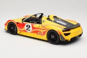 Porsche 918 Spyder Weissach Package Geltonas Su Juostomis Minichamps 1:18 110062446 Metalas - nuotrauka 7 iš 8