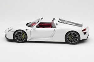 Porsche 918 Spyder Baltas Minichamps 1:18 110062436 Metalas - nuotrauka 4 iš 8