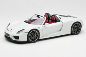 Porsche 918 Spyder Baltas Minichamps 1:18 110062436 Metalas