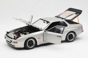 Porsche 924 Carrera GT Diamond Sidabrinis AUTOart 1:18 78002 Metalas - nuotrauka 2 iš 8
