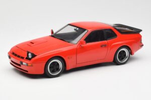 Porsche 924 Carrera GT Guards Raudonas AUTOart 1:18 78003 Metalas