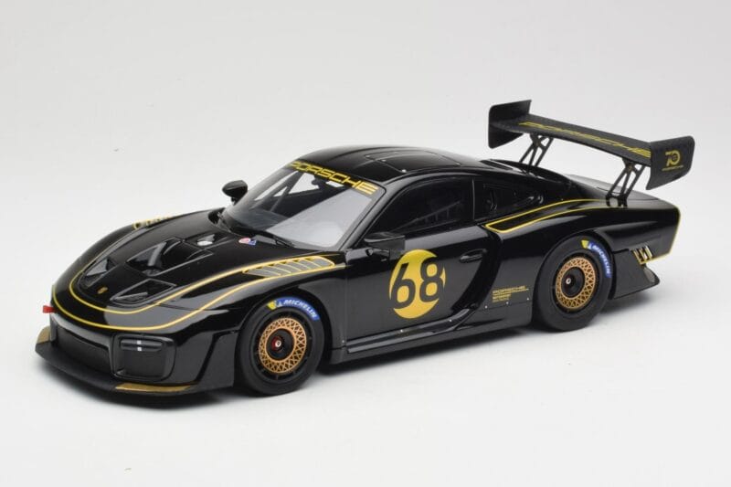 Porsche 935/19 Juodas su Auksiniais Dryžiais Minichamps 1:18 155067568 Metalas